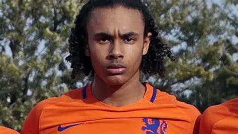 Zirkzee, the Dutch Wonderkid Set to Take the World by Storm