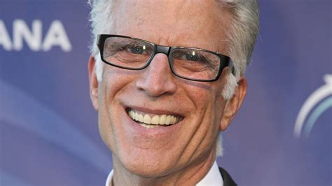 Zurückerobern Ihres Selbstvertrauens: Die transformative Kraft der Ted Danson Perücke