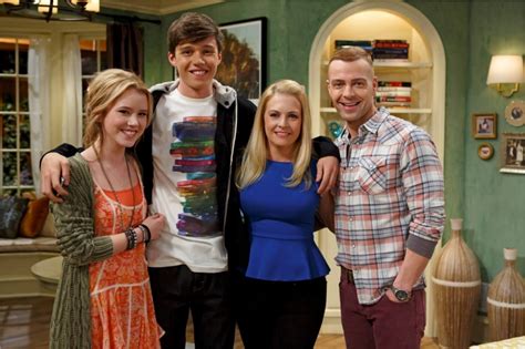 actors in melissa and joey