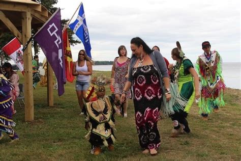 agreement between esgenoopetitj burnt church first nation pdf Epub