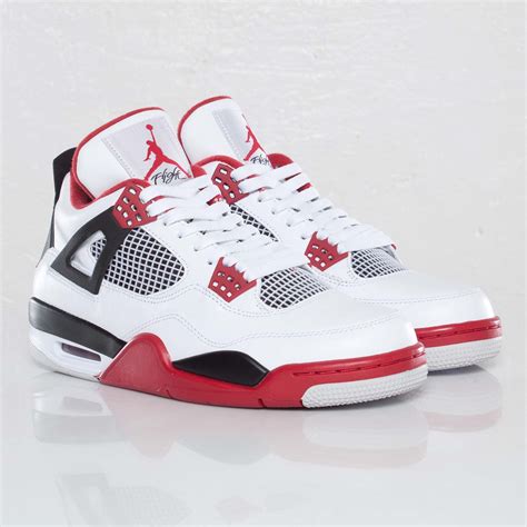 Air Jordan 4 Retro