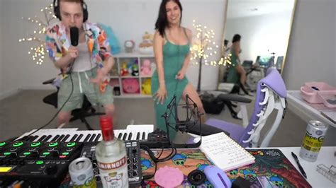 alinity twerk