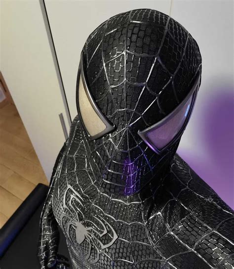 all black spider man suit