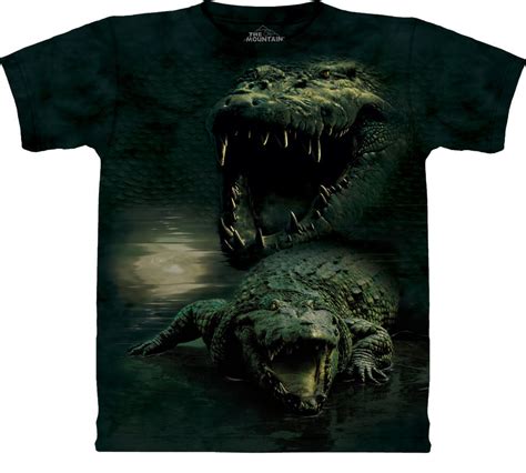 alligator on shirt