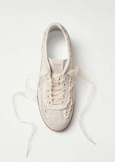 alohas lace sneakers