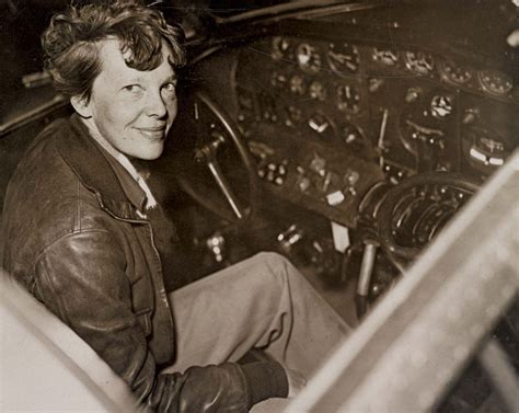 amelia earhart woa pbk z women of achievement Kindle Editon