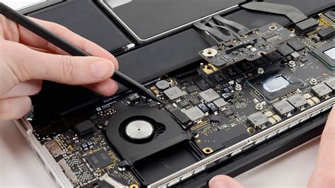 apple macbook pro repairs Reader