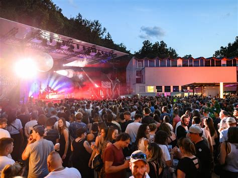 attendance pool bar festival austria