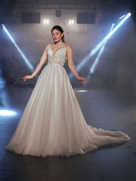 attractive wedding dresses