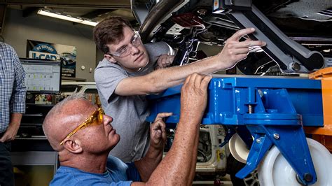 auto collision repair colleges Reader