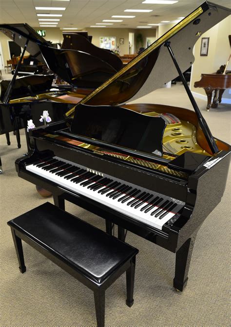 baby grand piano