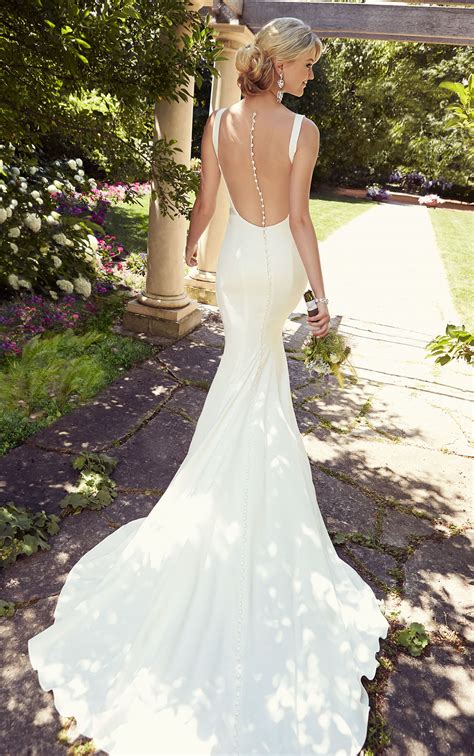 backless wedding dress