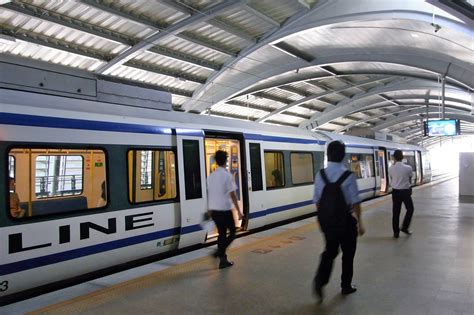 bangkok airport train