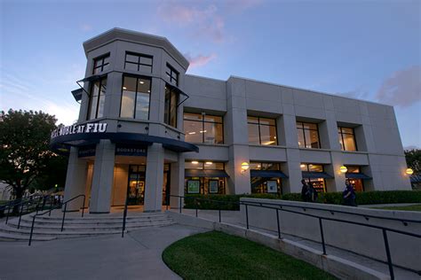 barnes and noble fiu Reader