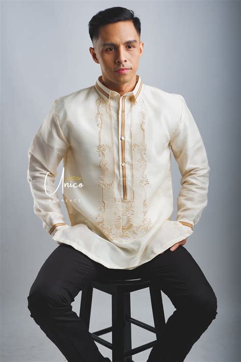 barong Tagalog