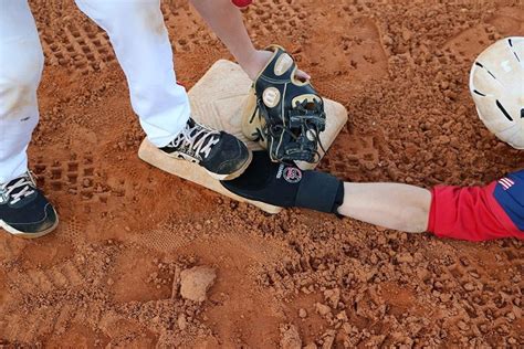 baseball sliding mitt