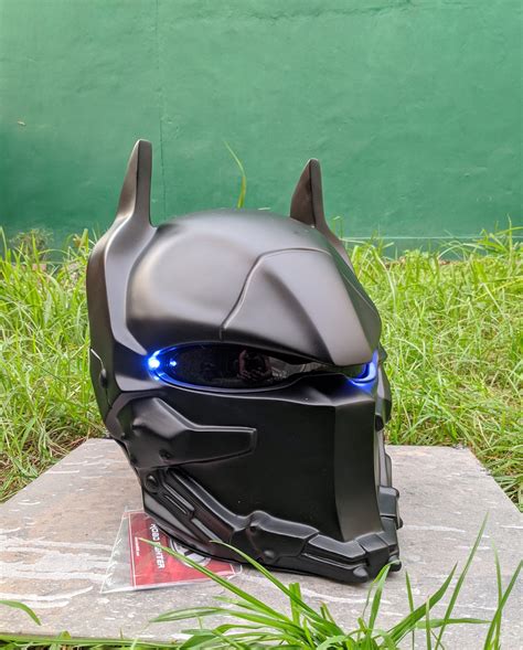 batman helmet