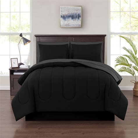 beds with black sheets