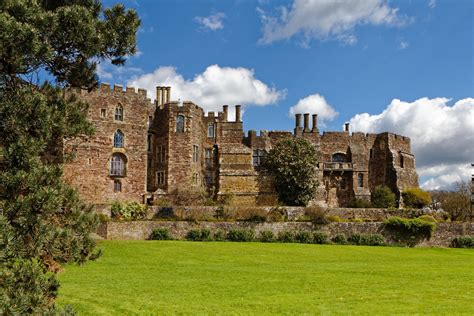 berkeley castle berkeley gloucestershire england uk