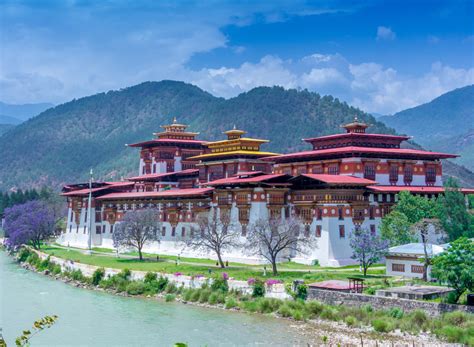 best places to stay in bhutan