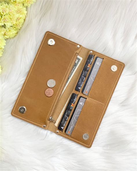 bifold ladies wallet