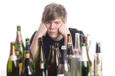 binge drinking among teenagers zeitungsartikelanalyse PDF