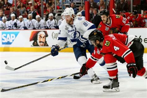 blackhawks lightning game Reader