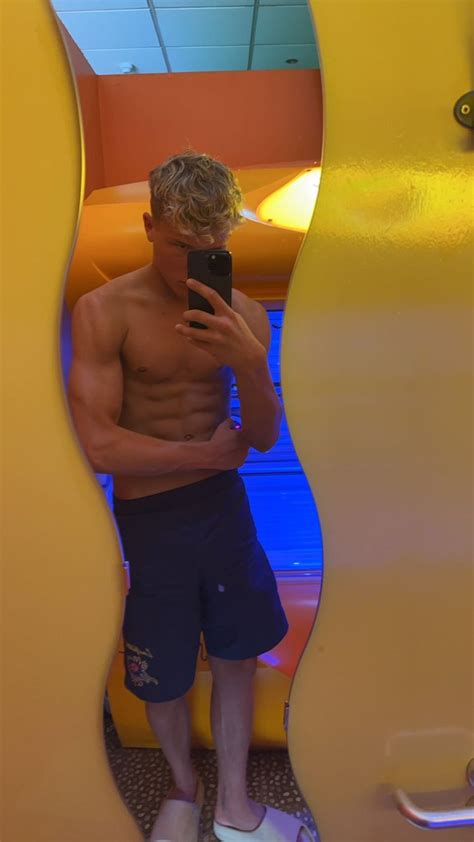 blondestud69