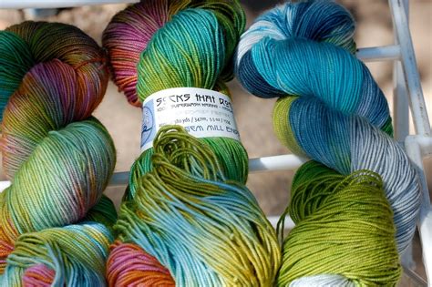 blue moon fiber arts Reader