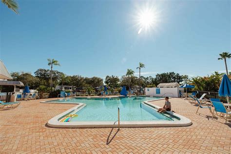 blue moon inn dunedin PDF