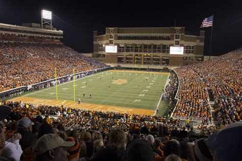 boone pickens stadium capacity