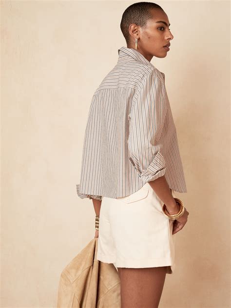 boxy cropped shirt