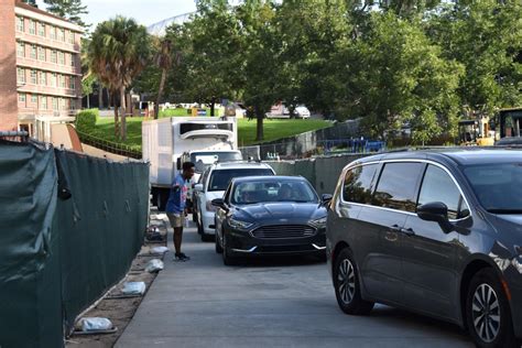 bringing two cars to move in uf