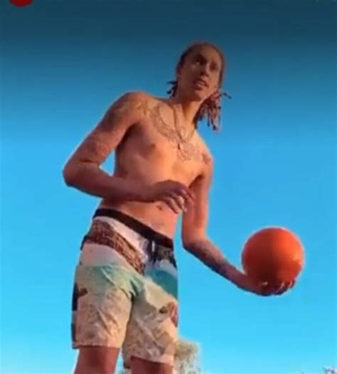 brittany griner no shirt