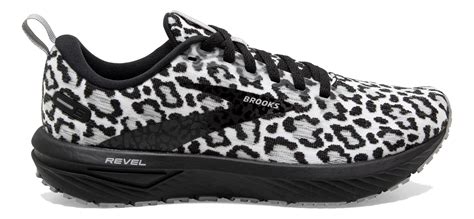 brooks revel 6 women's