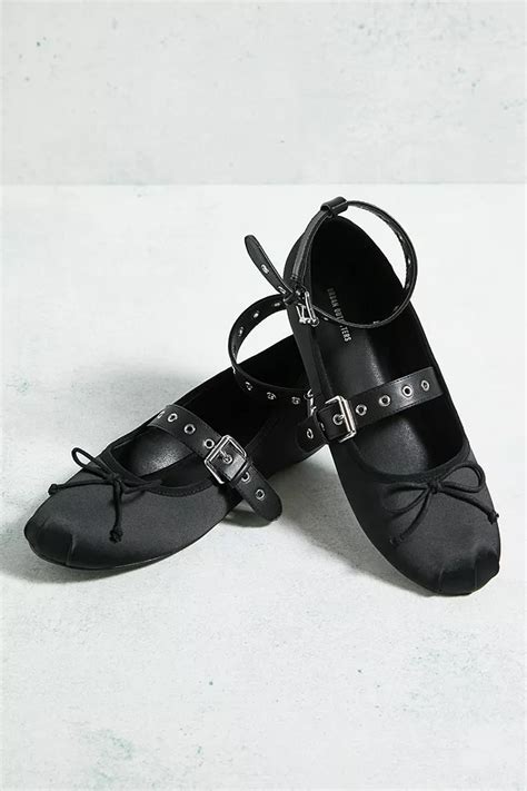 buckle ballet pumps