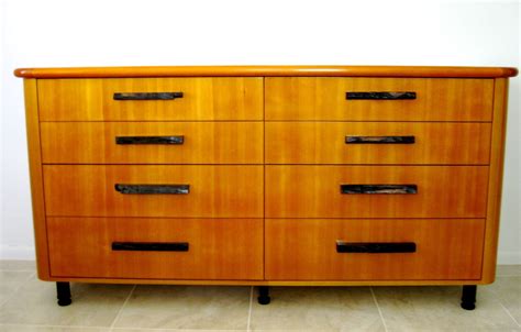 bureau dresser