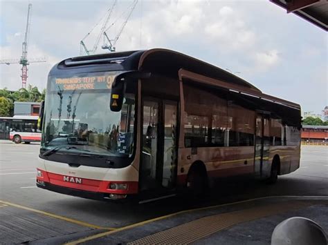 bus to woodlands checkpoint from woodlands interchange