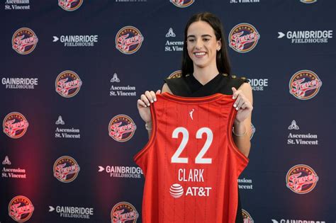 caitlin clark jersey fever