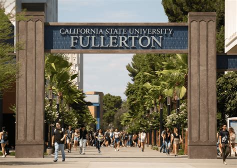 cal state fullerton population