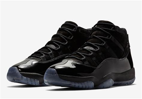 cap and gowns 11s