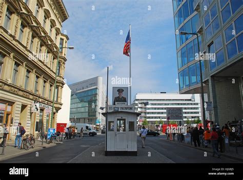 checkpoint charlie friedrichstraße berlin germany