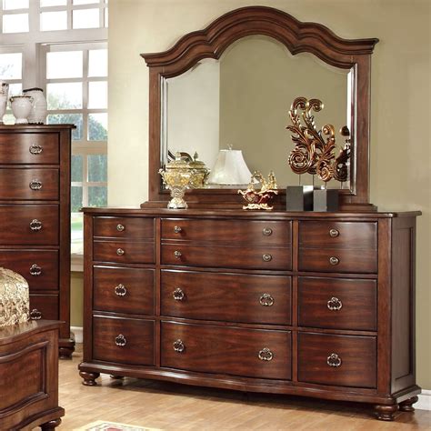 chest and dresser set