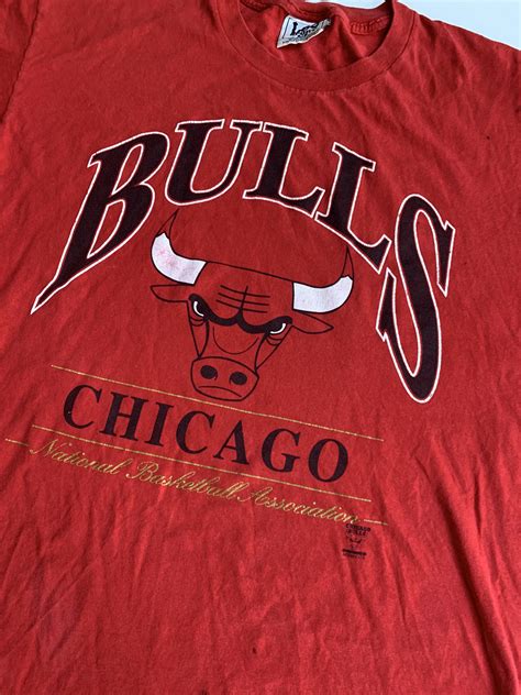 chicago bulls throwback shirt