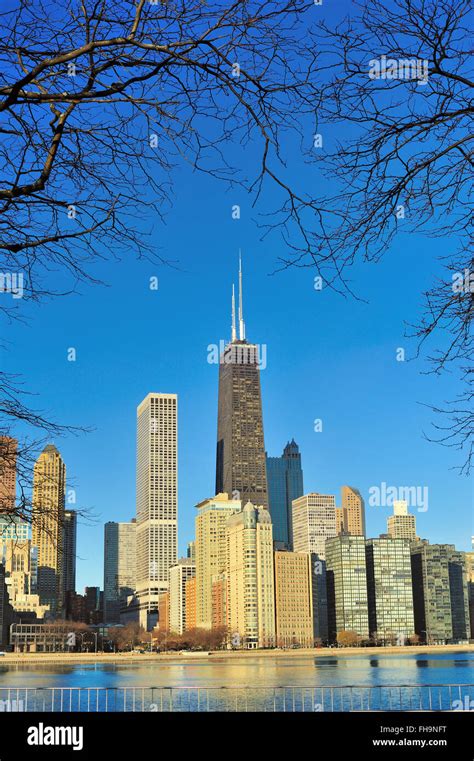 chicagos famous buildings PDF