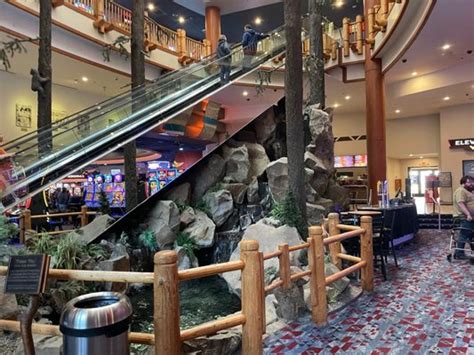 chinook winds casino reviews