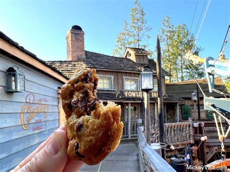 chocolate chip cookies disneyland