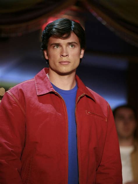 clark kent smallville outfit