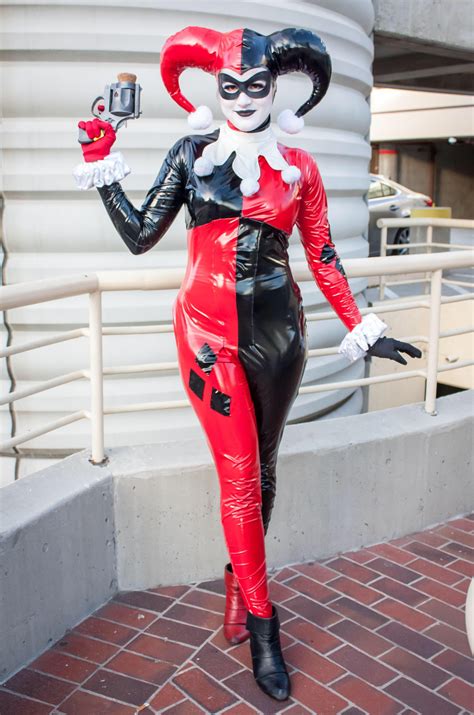 classic Harley Quinn cosplay