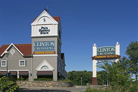 clinton outlets ct